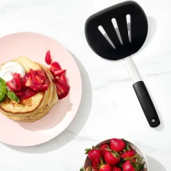 Oxo Préparation*Spatule XL flexible ajourée en silicone 30,5cm